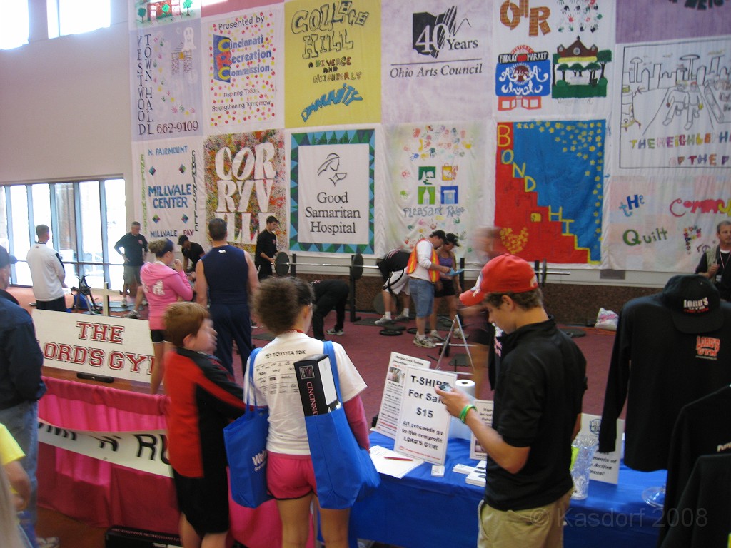 Flying Pig 2009 0050.jpg - The "Pump and Run" booth. It is an interesting variation. You get points for the total amount of weight you lift plus your running time to come up with a winner.